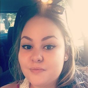 Meet your Posher, Liz